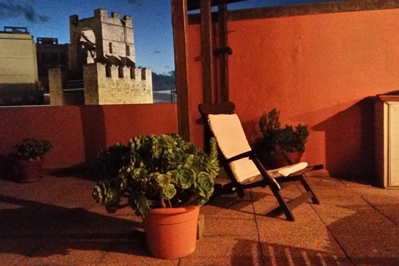 Attico In Centro Con Vista Della Torre - Cozy Penthouse Facing To The Tower Apartman Oristano Kültér fotó